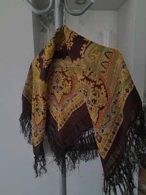 Scarf used brown and yellow