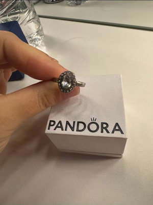 Pandora δαχτυλίδι σαν καινούργιο, ασημί με διαμάντια