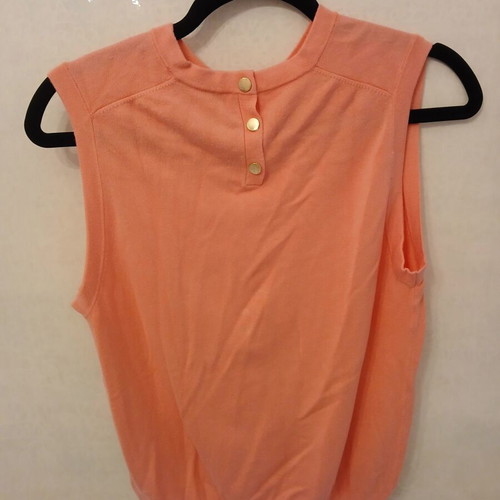 Zara sleeveless knit vest size L like new, peach color