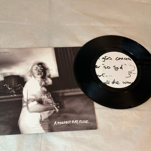 PJ Harvey A Perfect Day Elise 7” vinyl single 45 RPM like new