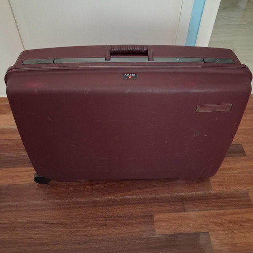 Delsey Vintage hard suitcase used, large size, hardshell