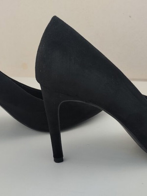 Stradivarius black suede pumps size 39