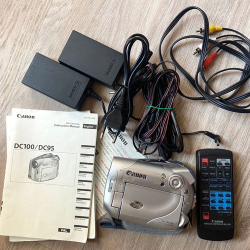 Canon DC100 MiniDVD Camcorder like new with remote and original accessories