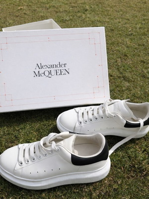 Alexander McQueen sneakers used, size 39, white