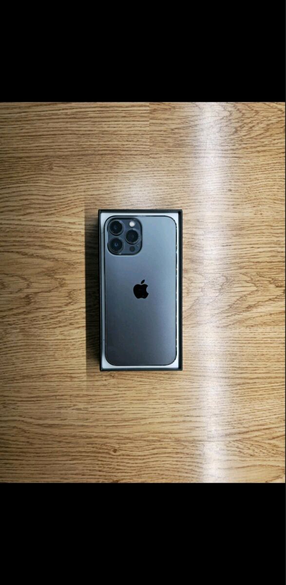 iPhone 13 Pro Max 1TB like new, black,… - € 700,00 - Vendora.cy