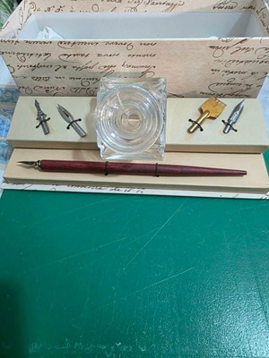 Writing pen gift set with wooden pen and ink bottle
