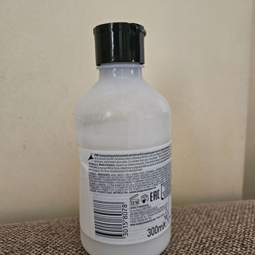 Metal Detox shampoo used from L'Oréal Professionnel Serie Expert