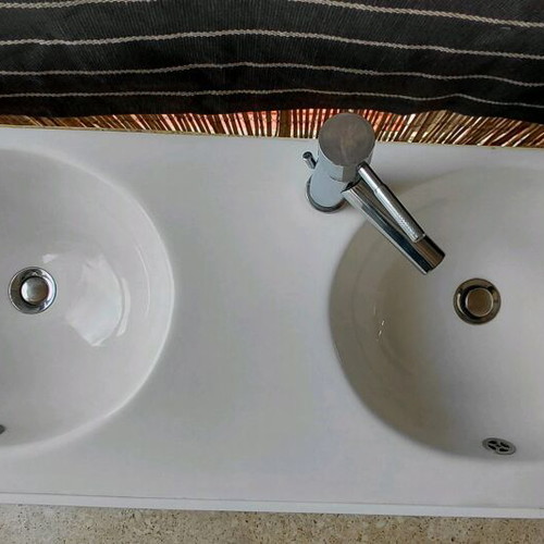 Corian double white sink like new 1.20x0.40 with faucets