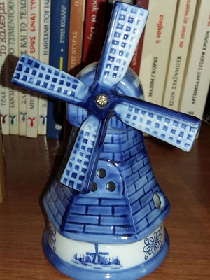 Blue Dutch porcelain decorative collection used