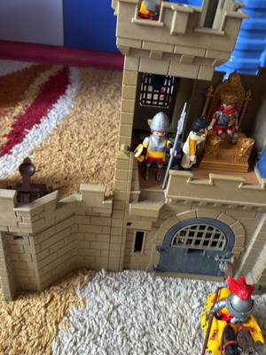Playmobil μεγάλο σετ κάστρο ιπποτών μεταχειρισμένο με φιγούρες και άλογα
