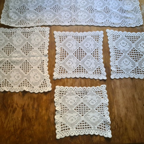 Doilies 5 pieces