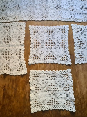Doilies 5 pieces