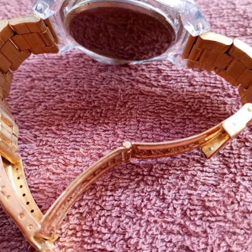 Women's watch used, quartz with crystals