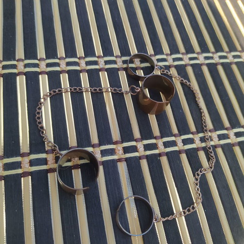 Rings with chain used, pack