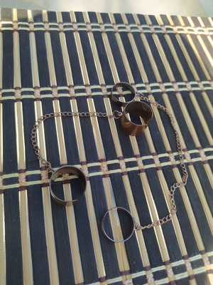 Rings with chain used, pack