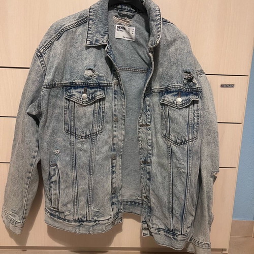 Jean jacket Bershka like new, size Medium, blue