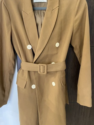 Stradivarius Blazer καμελ χρώμα με μπεζ κουμπιά και ζώνη σαν καινούργιο