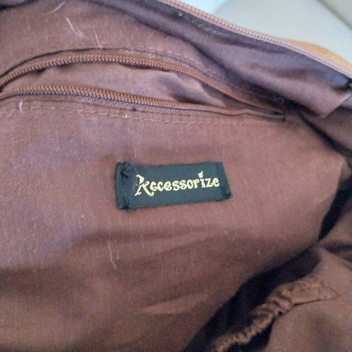 Accessorize handheld bag used, brown