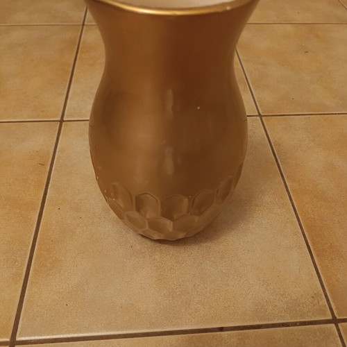 Decorative vase in gold color like new