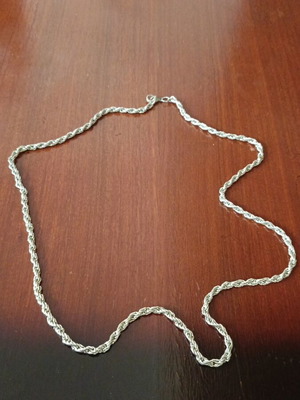 Chain necklace like new