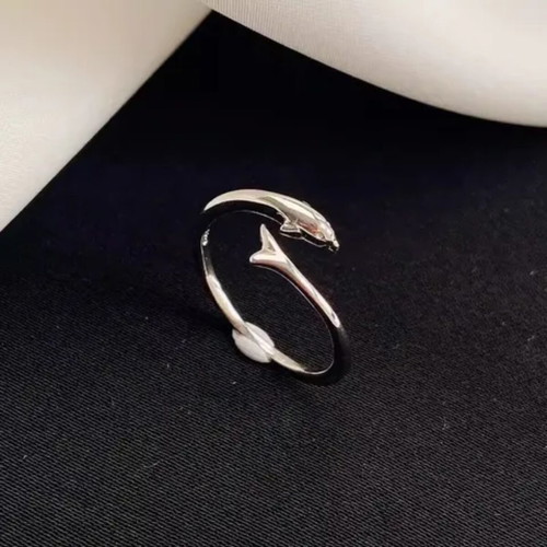 S925 silver ring with dolphin design
