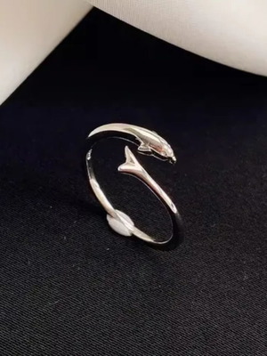 S925 silver ring with dolphin design