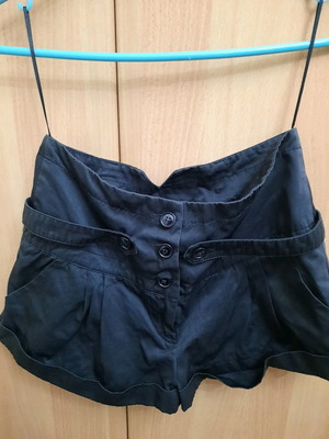 Positivo black shorts with pleats, size S, like new