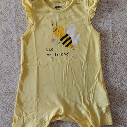 Sinsay baby bodysuits like new, pack of 6, 0-3 months