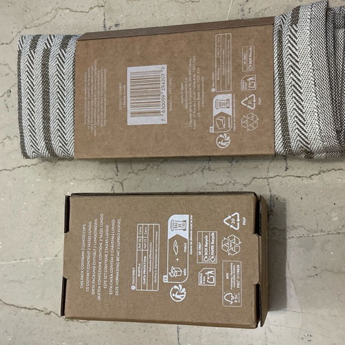 Nespresso 2 lungo cups and 2 towels new with box and gift bag