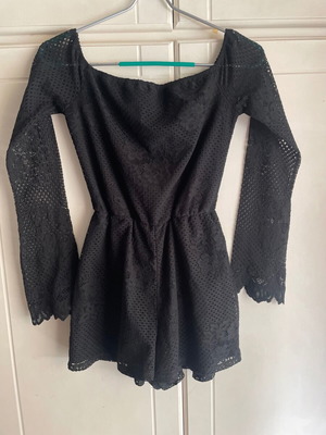 Lipsy London short lace one-piece black like new, small
