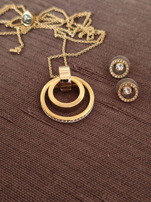 Swarovski jewelry set gold-tone with pavé crystals, new