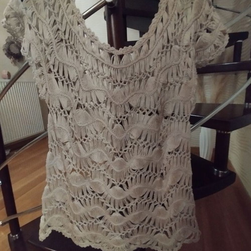 Knitted mesh short-sleeve blouse Sarah Lawrence like new, beige