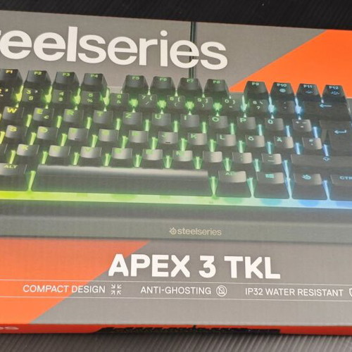 SteelSeries Apex 3 TKL compact gaming keyboard new, QWERTZ layout