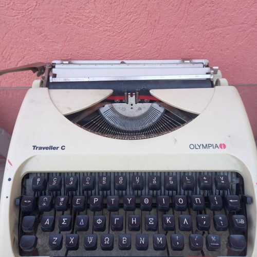 Olympia Traveller C typewriter used, good condition