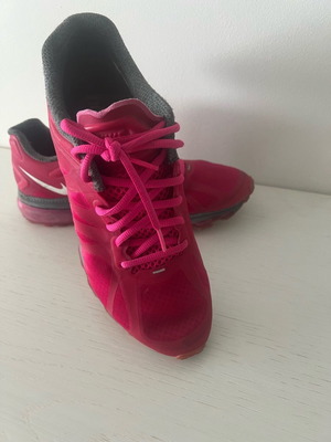 Nike women's athletic shoes used, fuchsia, size 42