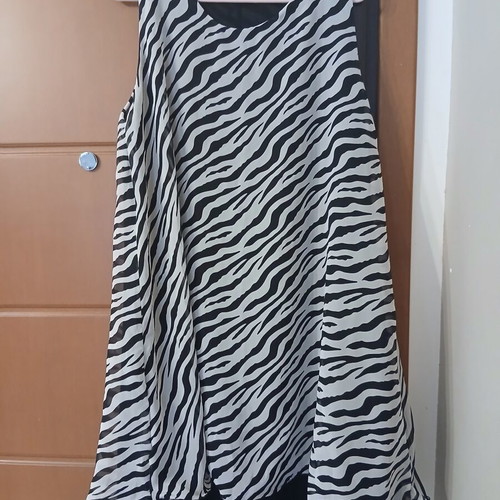 Sleeveless Zebra Print Dress like new, one size, airy summer style