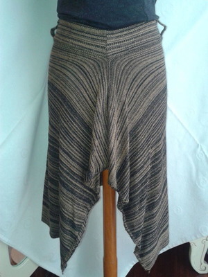 Skirt with spikes, brown and black, size S, like new