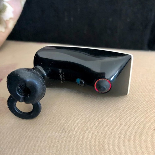 Jawbone Icon The Catch Bluetooth headset white like new