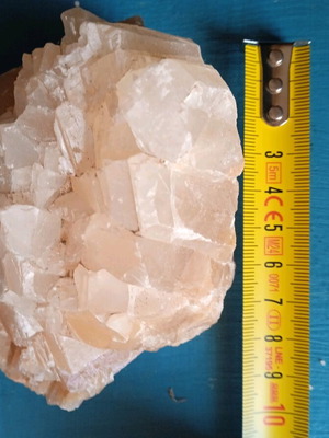 Συλλεκτικό πετράδι μεταχειρισμένο με αυτοκόλλητο στη βάση