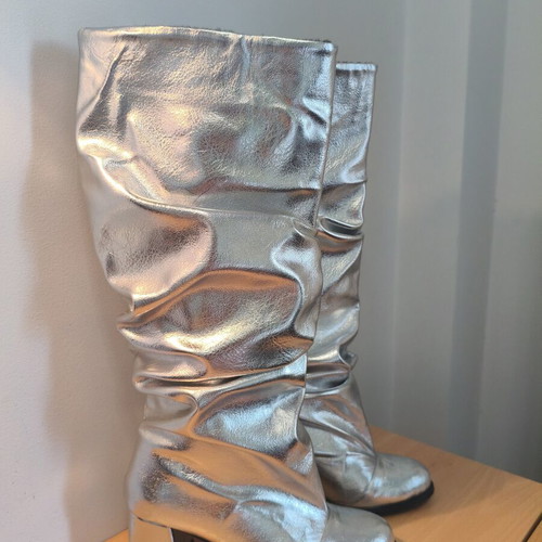 Slouchy boots silver metallic like new, size 38