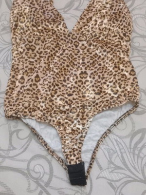 Velvet leopard bodysuit new, size medium