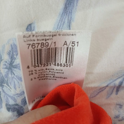 Marccain sleeveless turtleneck top used, red, size M