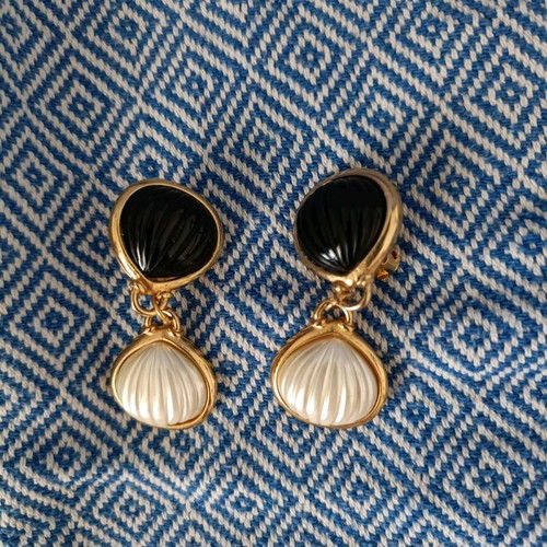Italian vintage clip earrings in excellent condition