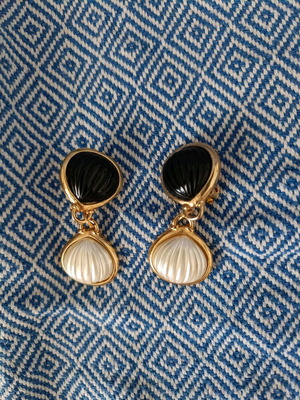 Italian vintage clip earrings in excellent condition