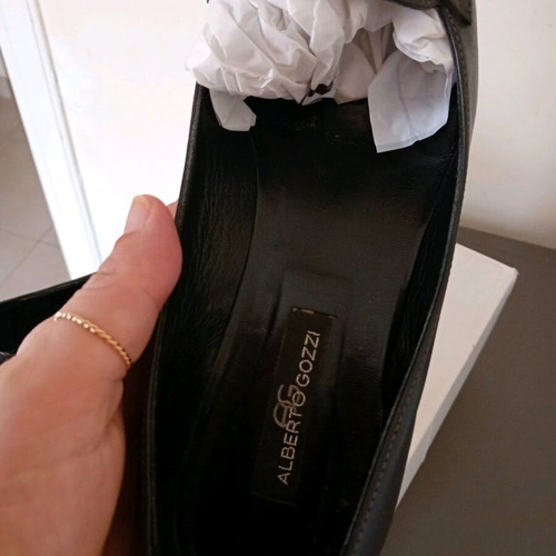 Alberto Guardiani black leather pumps like new, size 40