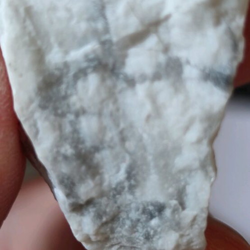 Howlite new
