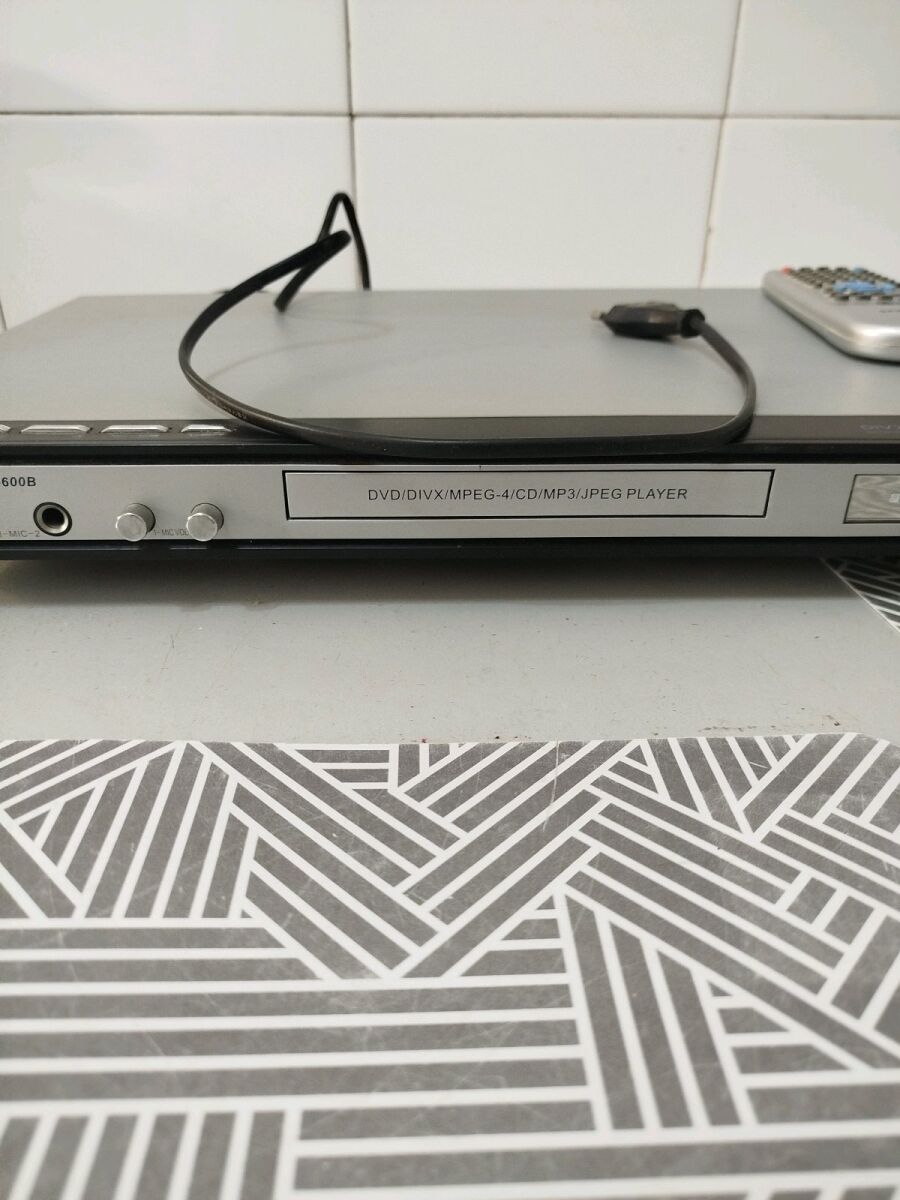 DVD DVX-600B like new,… - € 30,00 - Vendora.cy