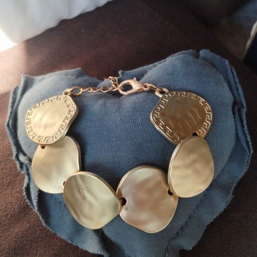 Bracelet with ancient Greek design gold color new