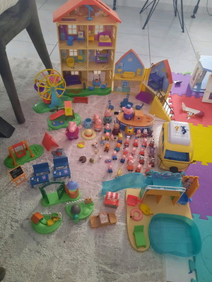 Peppa Pig toys used with 2 dollhouses and figures