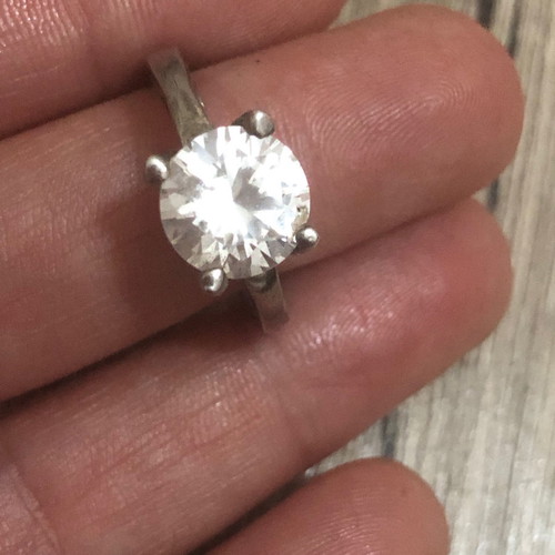 Silver 925 solitaire ring in excellent condition